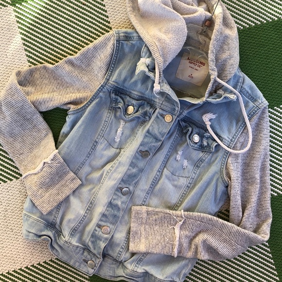 Mossimo supply distressed jean jacket with hood - Picture 2 of 8